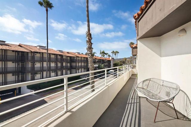 2110 Avenida De La Playa C, La Jolla, CA 92037