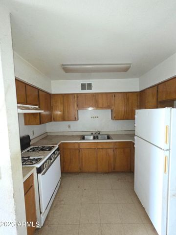 2211 W HARTFORD Avenue, Phoenix, AZ 85023
