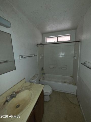 2211 W HARTFORD Avenue, Phoenix, AZ 85023