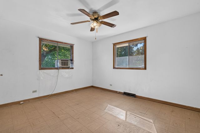 21 Janet Avenue, Darien, IL 60561