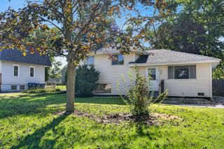 21 Janet Avenue, Darien, IL 60561