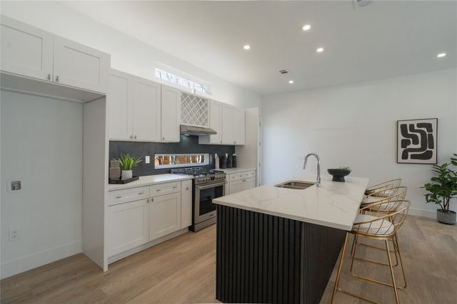 115 E Ireland Drive, Irving, TX 75062