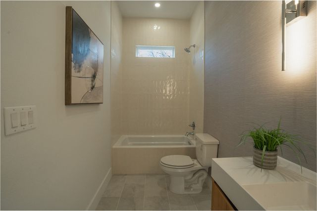 115 E Ireland Drive, Irving, TX 75062
