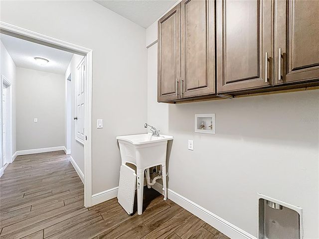 19424 OAKLEAF STREET, Orlando, FL 32833