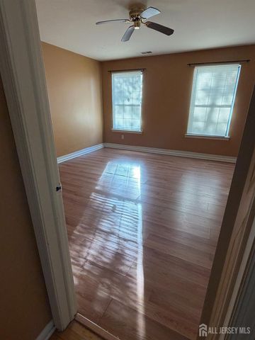 1202 Woodbridge Commons Way, Iselin, NJ 08817