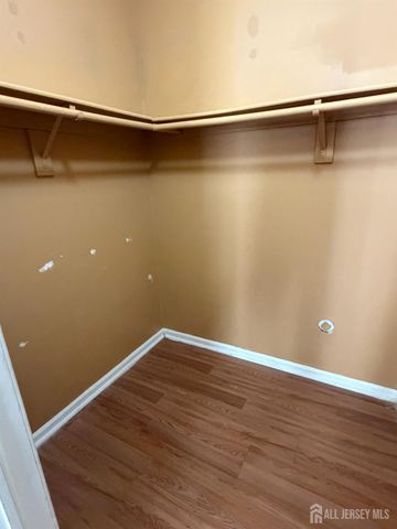 1202 Woodbridge Commons Way, Iselin, NJ 08817