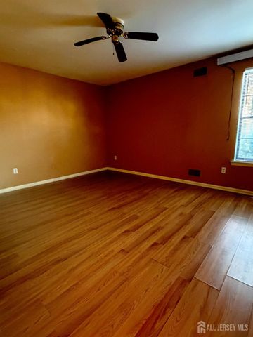 1202 Woodbridge Commons Way, Iselin, NJ 08817