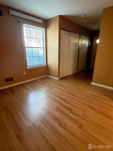 1202 Woodbridge Commons Way, Iselin, NJ 08817