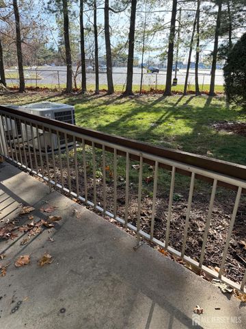 1202 Woodbridge Commons Way, Iselin, NJ 08817