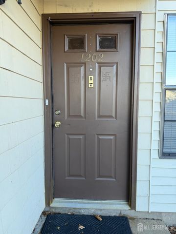 1202 Woodbridge Commons Way, Iselin, NJ 08817