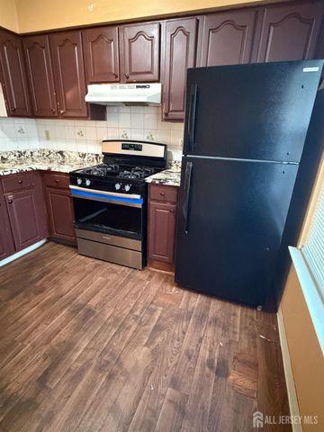 1202 Woodbridge Commons Way, Iselin, NJ 08817