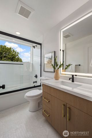 806 B S Rose Street, Seattle, WA 98108