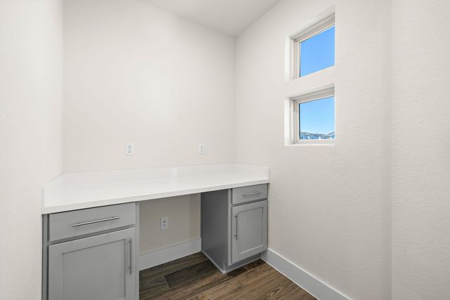 6209 Dumfries LN, Austin, TX 78744