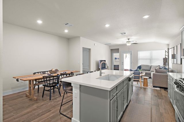 6209 Dumfries LN, Austin, TX 78744