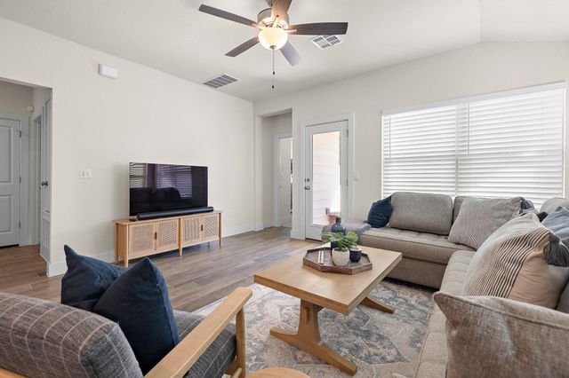 6209 Dumfries LN, Austin, TX 78744