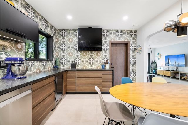 8818 Carlyle Avenue, Surfside, FL 33154