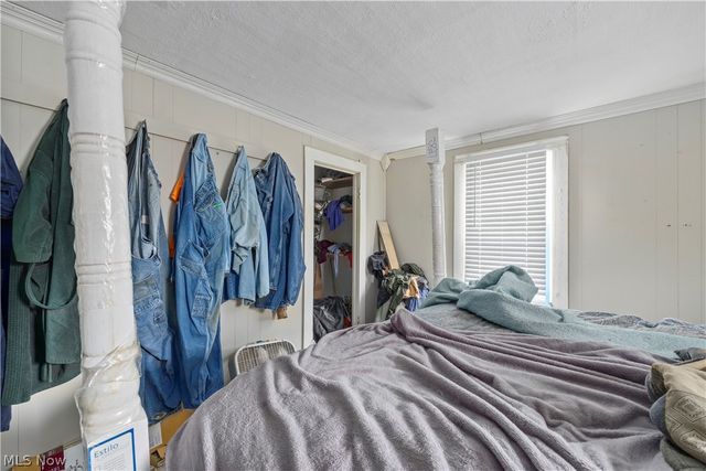 208 Glenwood Street, Elyria, OH 44035