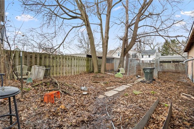 208 Glenwood Street, Elyria, OH 44035