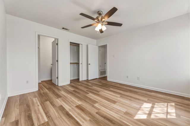 2908 Whisper Oaks LN C, Georgetown, TX 78628