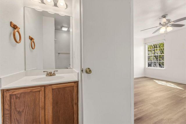 2908 Whisper Oaks LN C, Georgetown, TX 78628