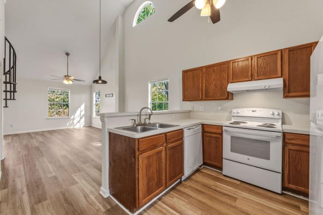 2908 Whisper Oaks LN C, Georgetown, TX 78628