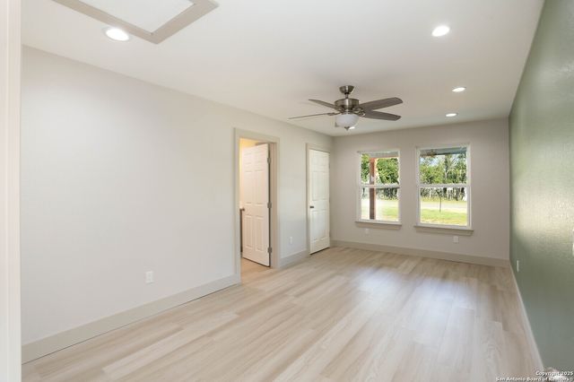 518 Pecan St, Bandera, TX 78003