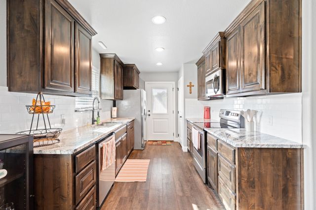 2116 Christine Drive, Granbury, TX 76048