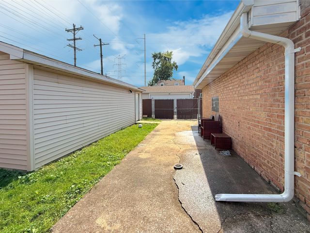 4039 Torrence Avenue, Hammond, IN 46327