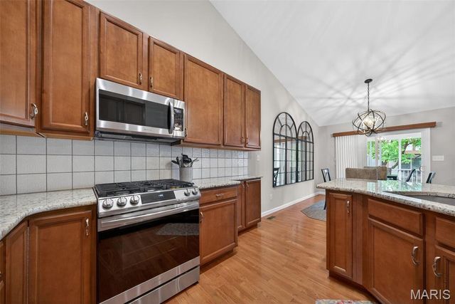 329 Gullane Drive, St Charles, MO 63301