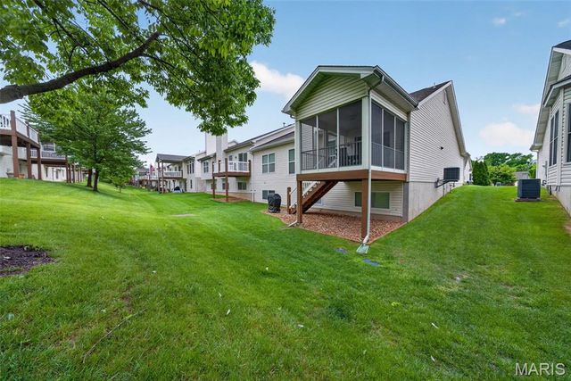 329 Gullane Drive, St Charles, MO 63301