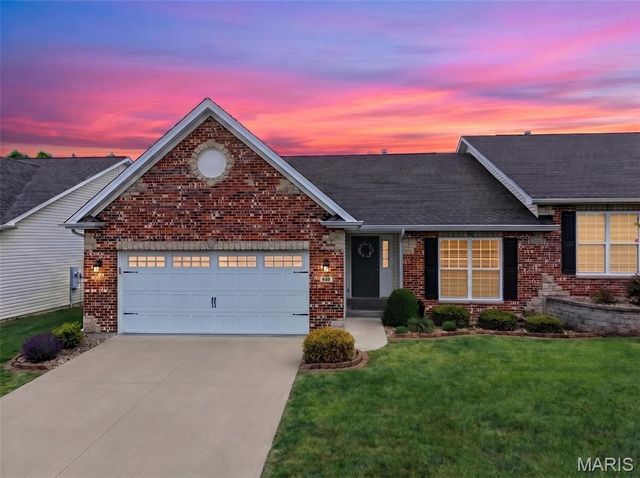 329 Gullane Drive, St Charles, MO 63301