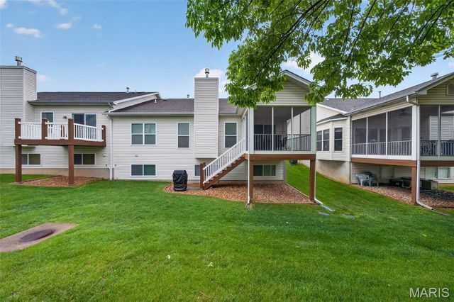 329 Gullane Drive, St Charles, MO 63301