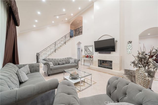 6973 Varna Avenue, Van Nuys, CA 91405