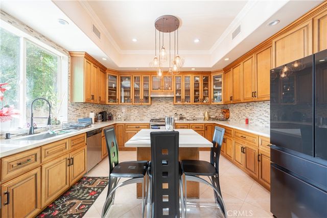 6973 Varna Avenue, Van Nuys, CA 91405