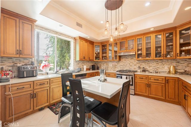 6973 Varna Avenue, Van Nuys, CA 91405