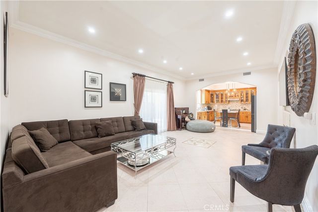 6973 Varna Avenue, Van Nuys, CA 91405