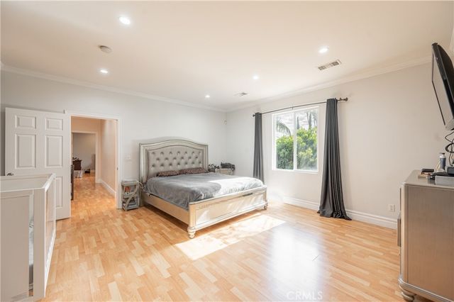 6973 Varna Avenue, Van Nuys, CA 91405