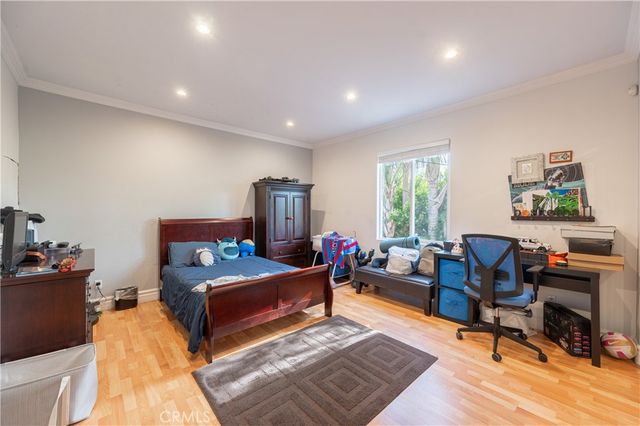 6973 Varna Avenue, Van Nuys, CA 91405