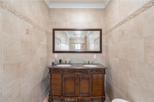 6973 Varna Avenue, Van Nuys, CA 91405