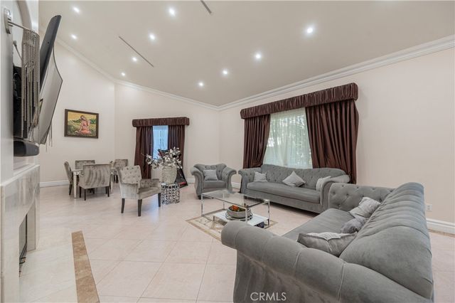 6973 Varna Avenue, Van Nuys, CA 91405