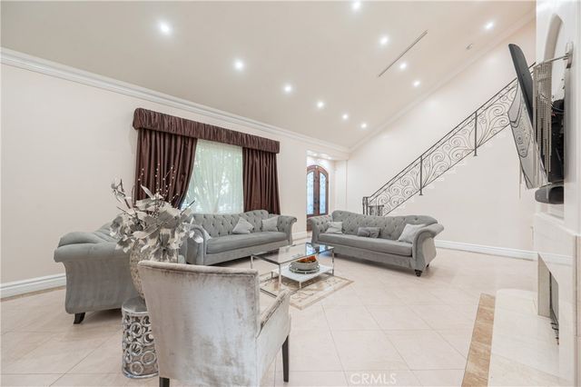6973 Varna Avenue, Van Nuys, CA 91405