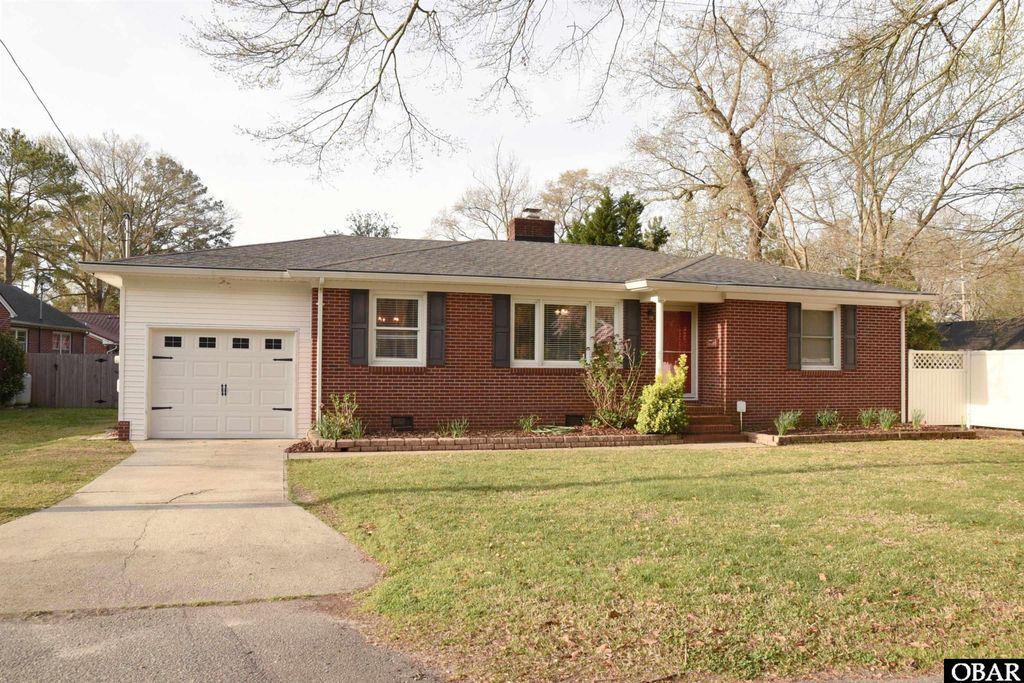 Image 1 of property listing at 1111 Weeks Street, Elizabeth City, NC 27909