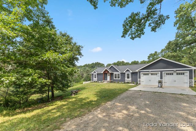 7385 14 Mile Road NE, Rockford, MI 49341