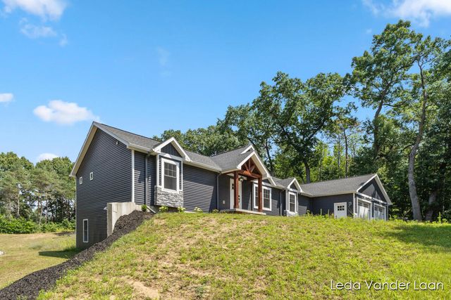 7385 14 Mile Road NE, Rockford, MI 49341