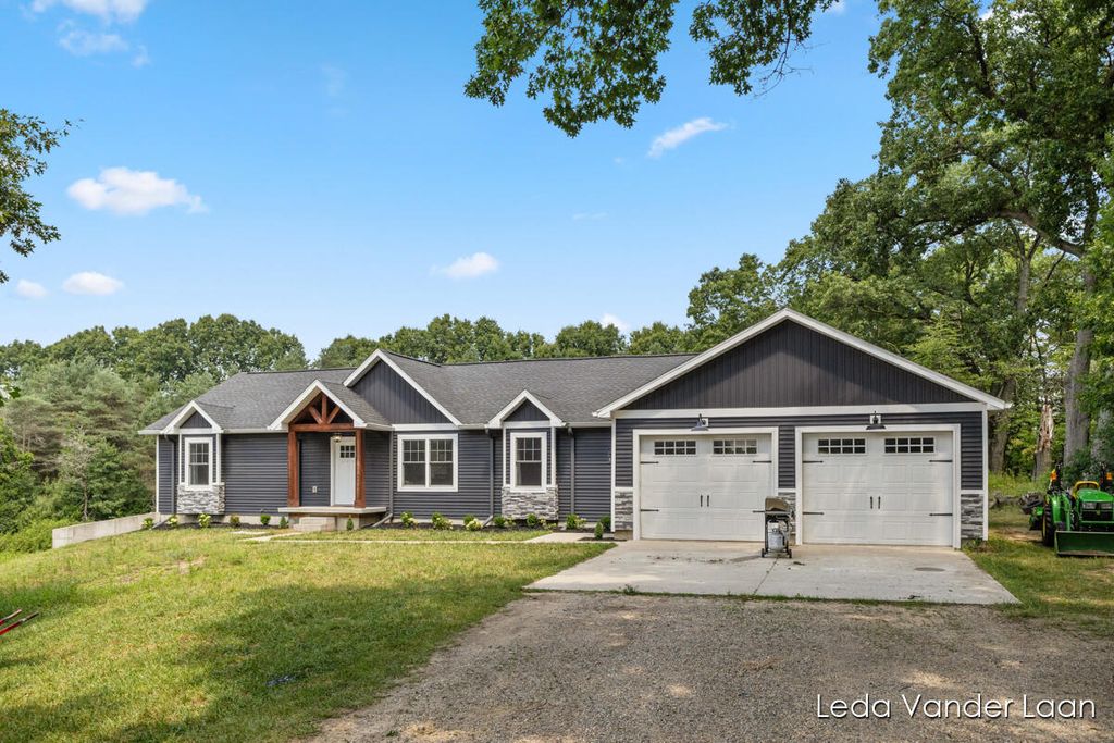 7385 14 Mile Road NE, Rockford, MI 49341