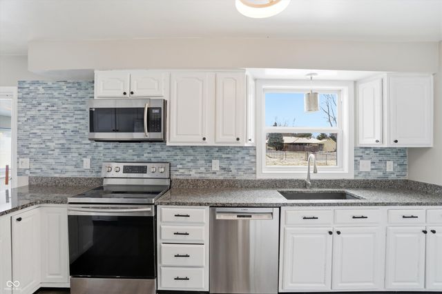 6434 Maple Manor, Brownsburg, IN 46112