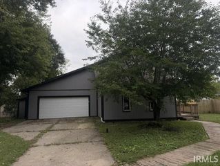 520 Downey Avenue, Mishawaka, IN 46544