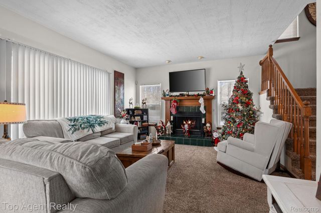 2601 Dagner Drive, Westland, MI 48186