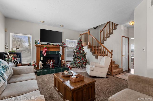 2601 Dagner Drive, Westland, MI 48186