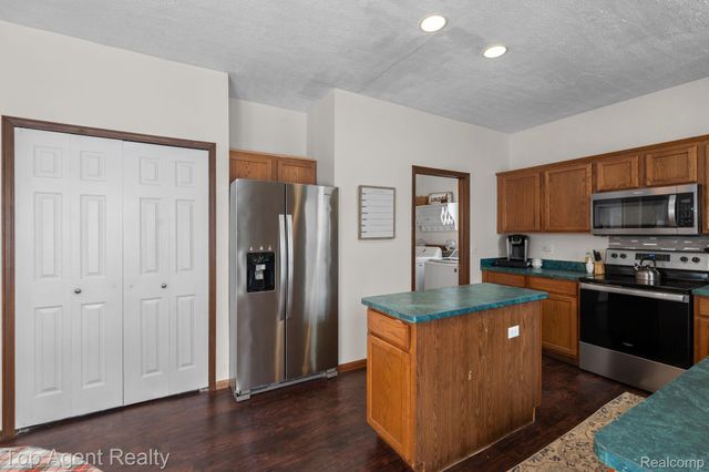 2601 Dagner Drive, Westland, MI 48186